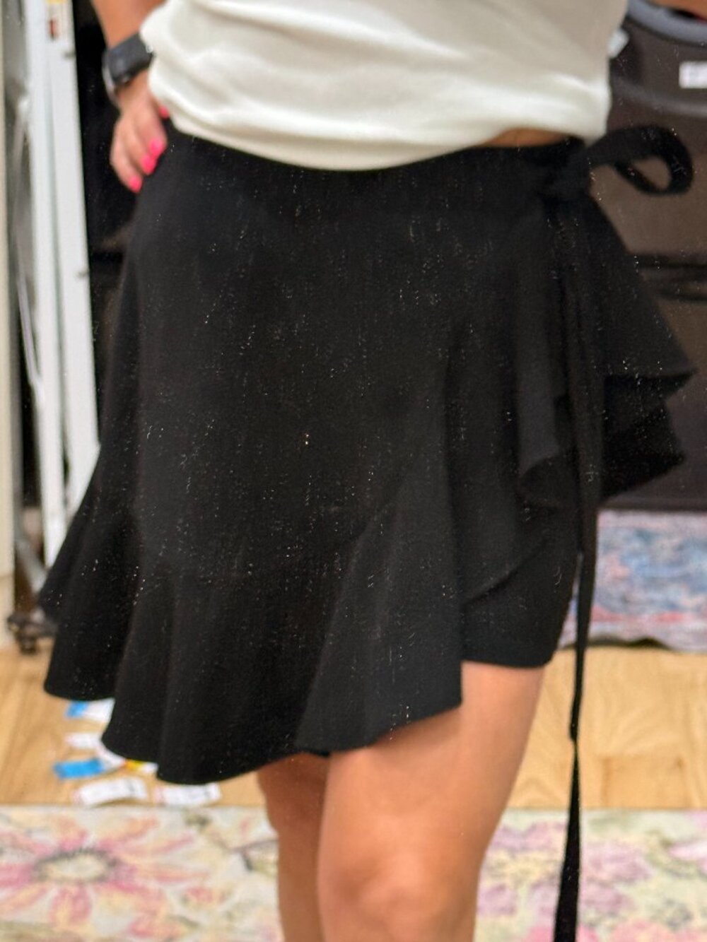 CINQ a SEPT Wrap skort with tie. Size 4 - Picture 1 of 3